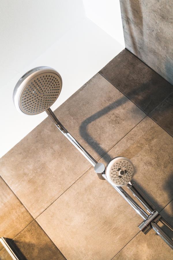 Silesia Residence Ostrava Exterior foto A shower